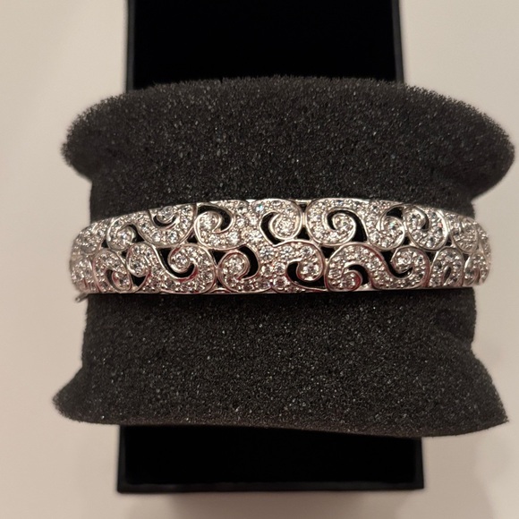 Jewelry - 925 Sterling Silver and Zircons Swirl design gorgeous Bracelet
